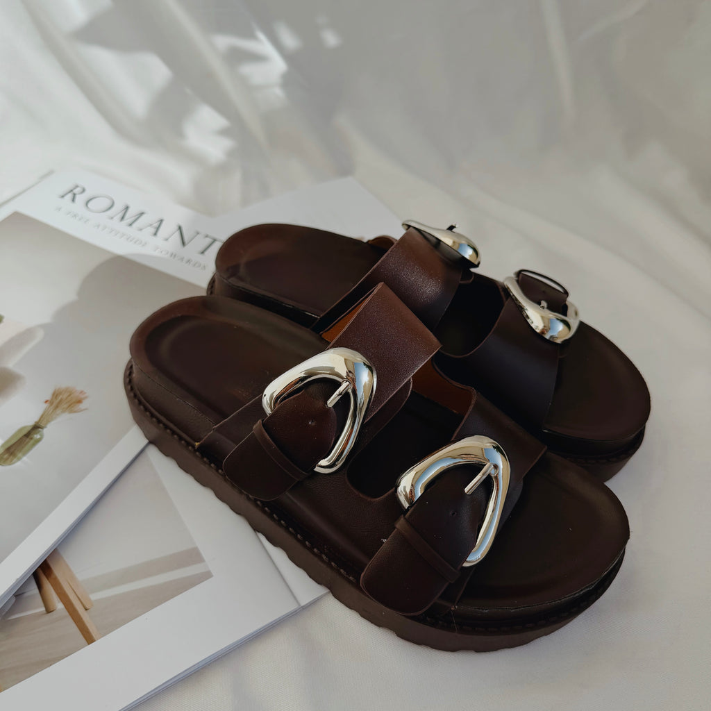 Chunky Buckle Slides