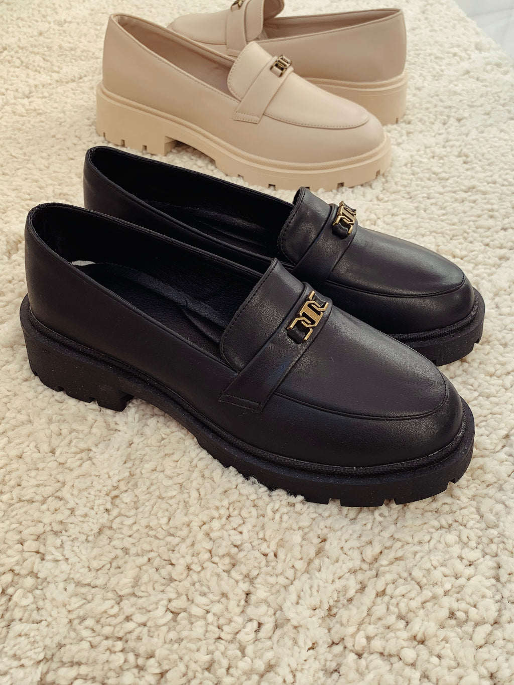 BASIC LOAFERS
