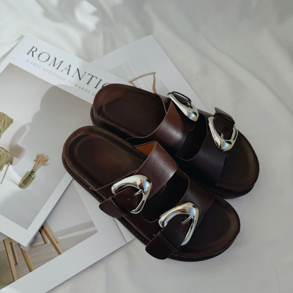 Chunky Buckle Slides