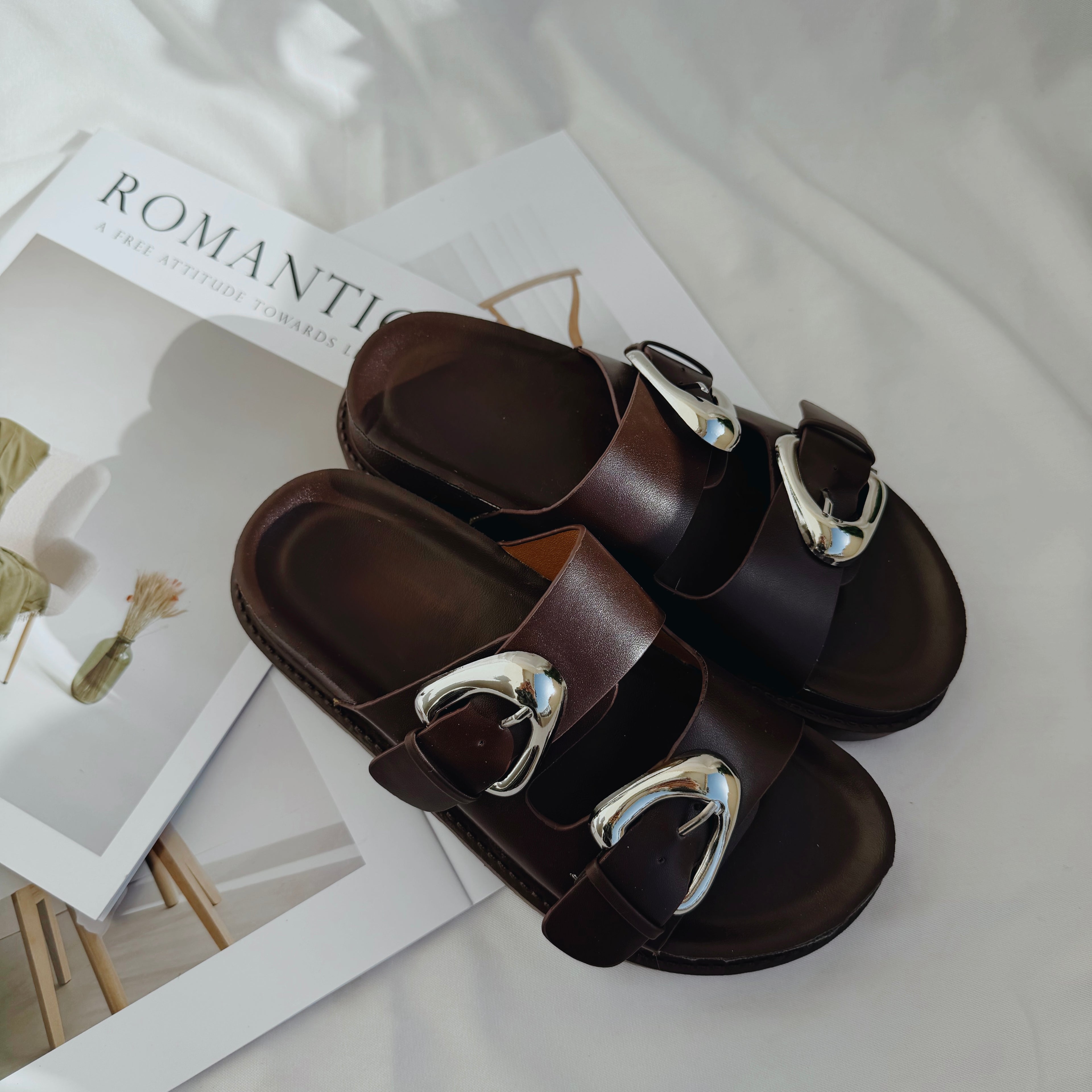 Chunky Buckle Slides