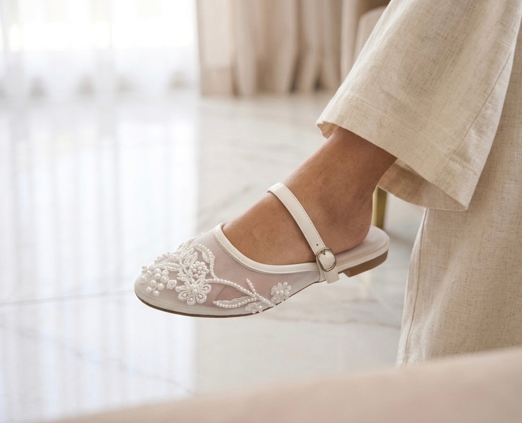 Lace slippers