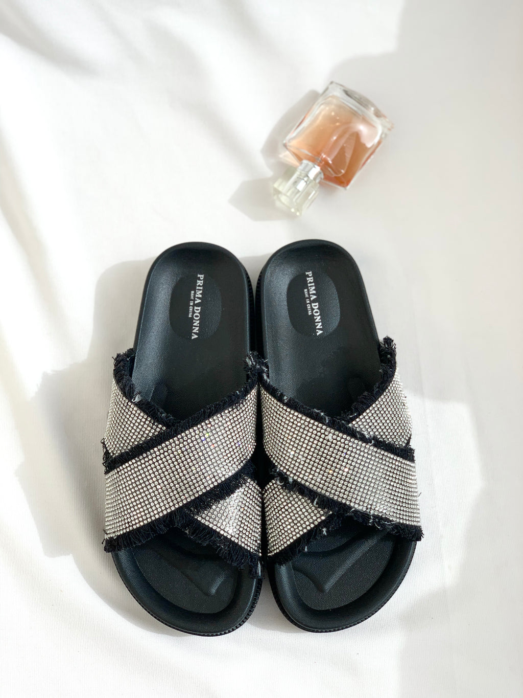Cross slipper